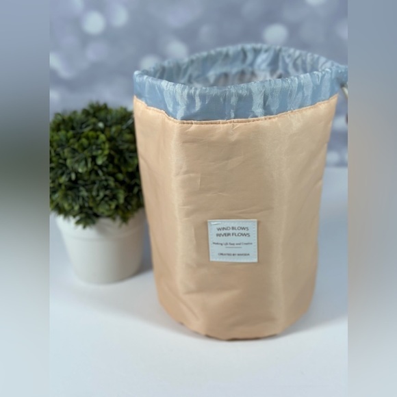 Wind BLOWS RIVER FLOWS Multifunction Drawstring Travel Cosmetics Toiletries Bag - Picture 4 of 8